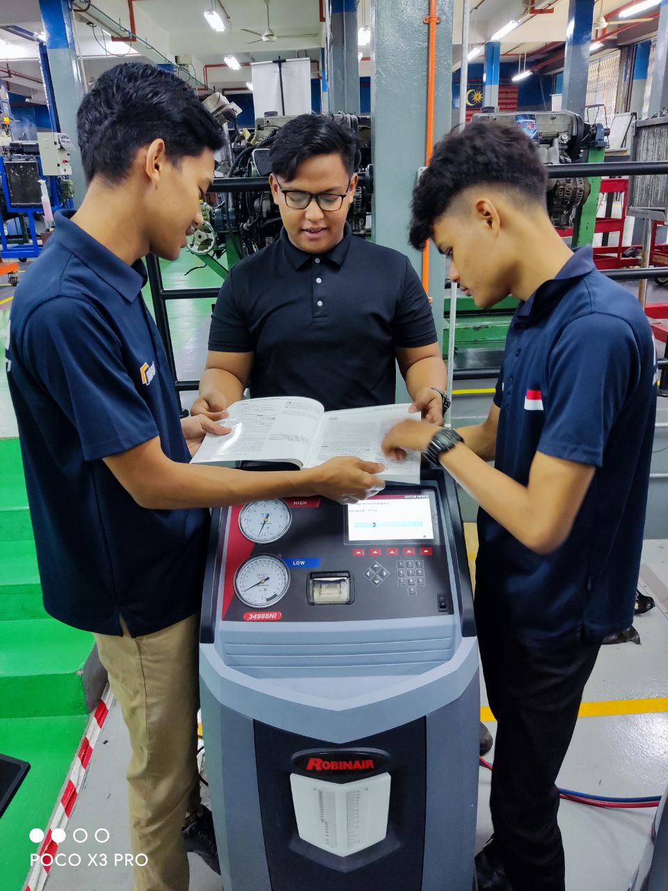 SAU30282 SISTEM PENYAMANAN UDARA KENDERAAN